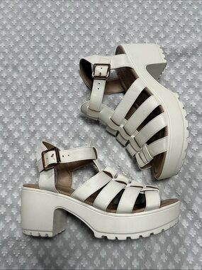 Koi Footwear Fisherman Sii Cleated White Heeled Sandal